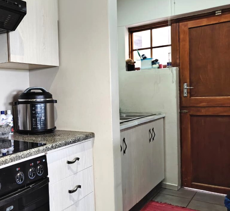 4 Bedroom Property for Sale in Fraaiuitsig Western Cape